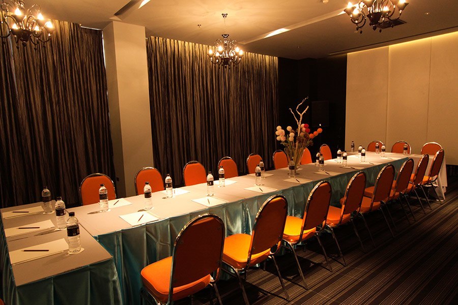 MEETING ROOM & BANQUETING CAPACITIES